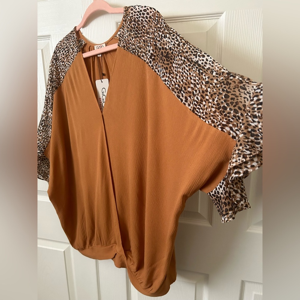 NWT Gigio+plus by Umgee animal print mix and solid blouse 1x - Picture 3 of 10